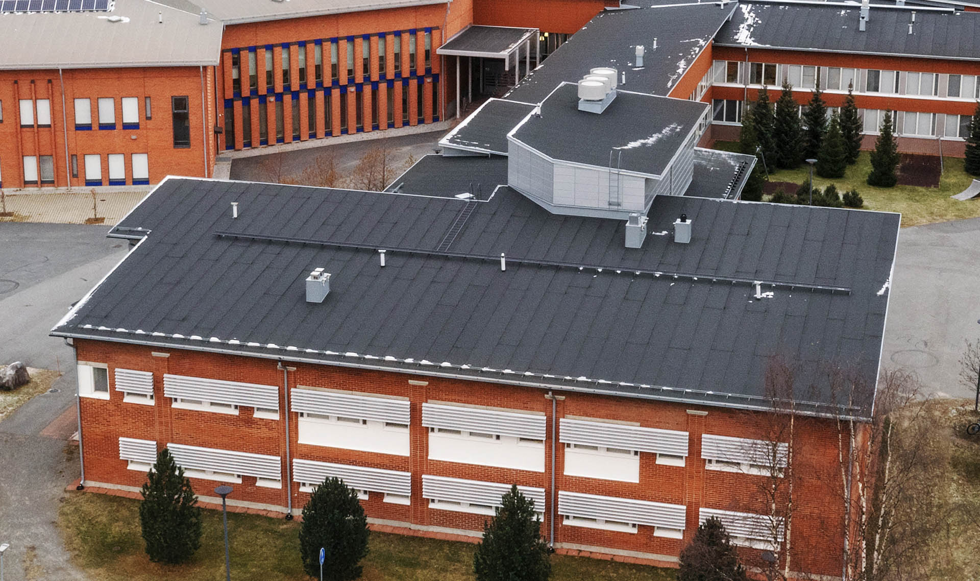 Lukion ja Kontiolahden koulun rakennuksia, ilmakuva